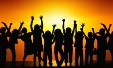 电竞赛场焦点！中国队对阵俄罗斯队，年轻新星表现惊艳，未来可期