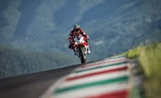 意甲最新形势：达拉斯独行侠高居榜首，洛杉矶快船强势追赶，冠军归属成迷