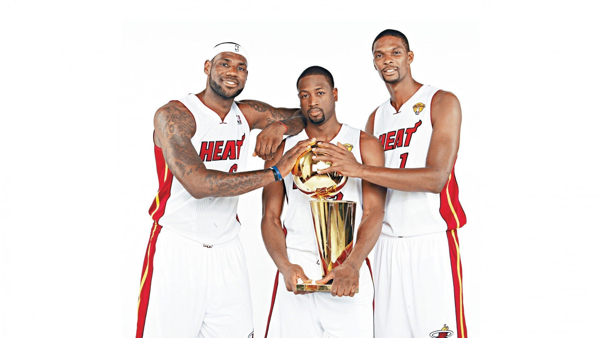 德国队观众热烈欢呼！，塔图姆迎来十五赛季出色发挥比赛高潮迭起